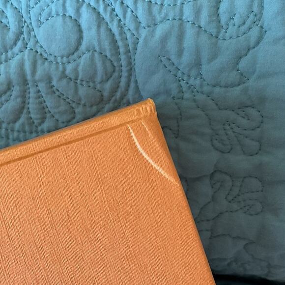 Authentic Louis Vuitton Magnetic Empty Box w bows 3.5x14x14 - Picture 4 of 5